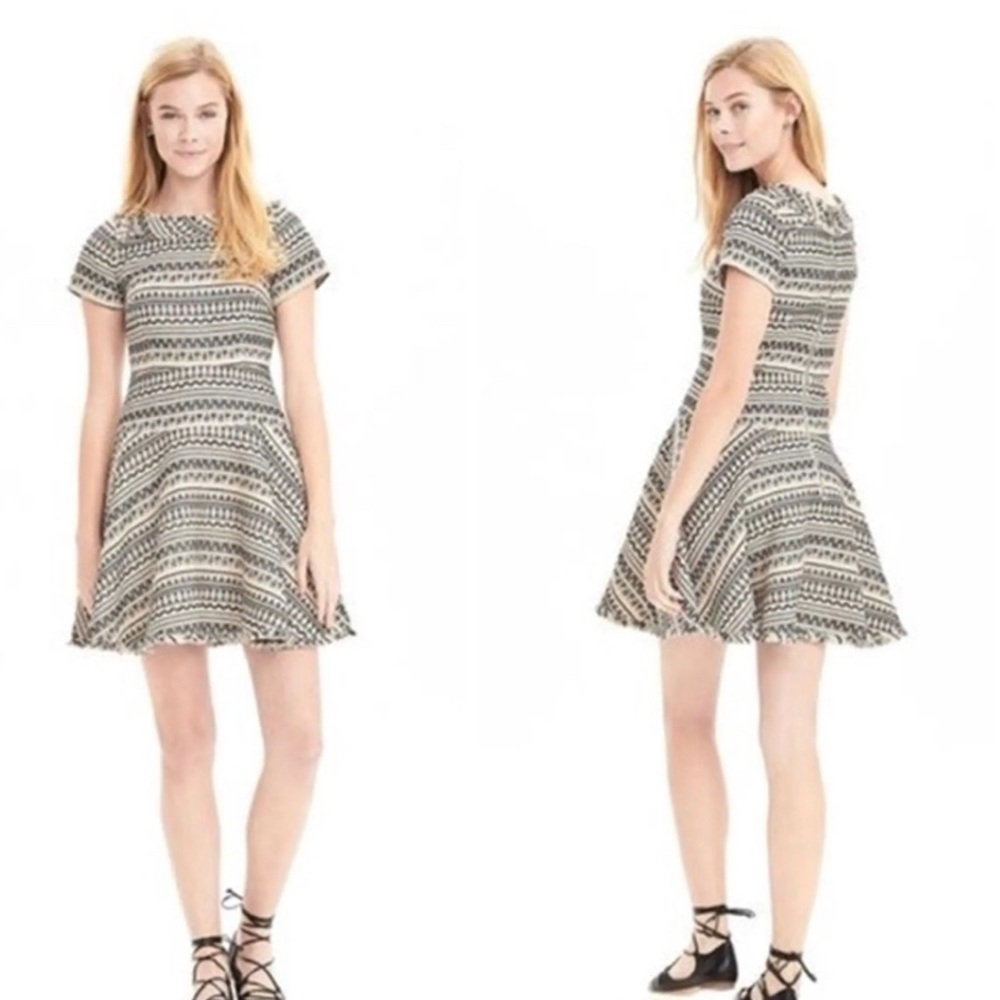 BANANA REPUBLIC dress,Aztec style print black and cream. SZ Medium petite,fringe